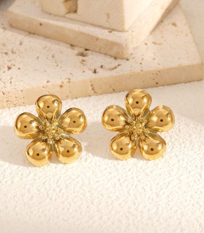 Aretes steel flower