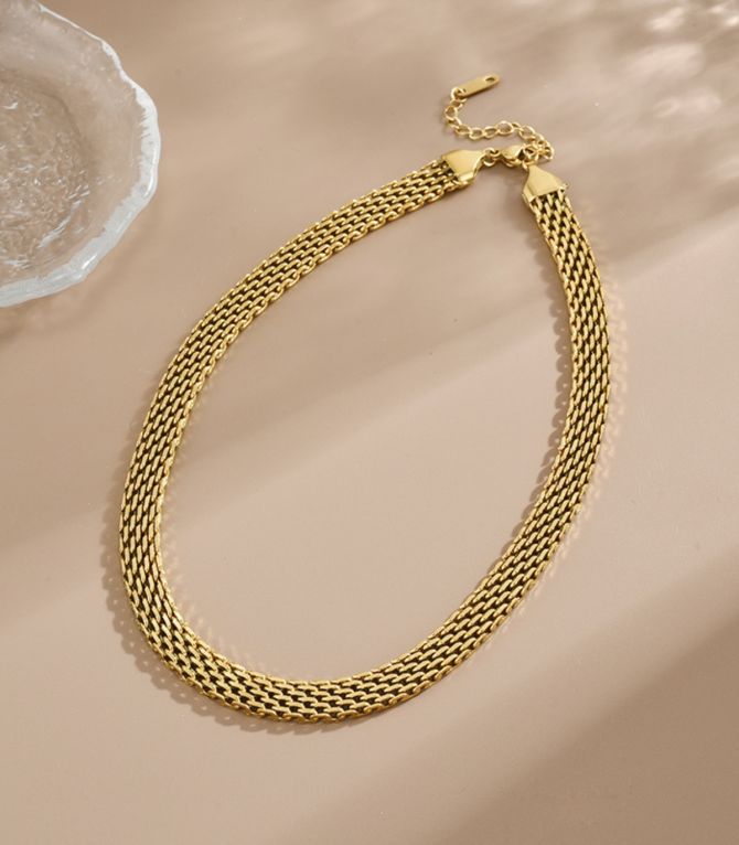 Collar braided