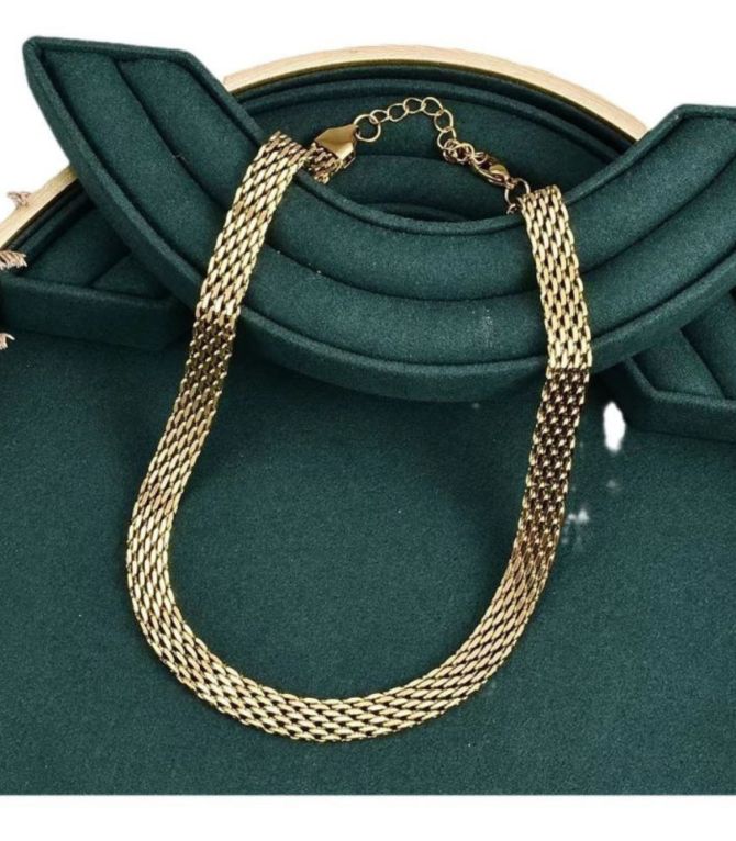 Collar braided