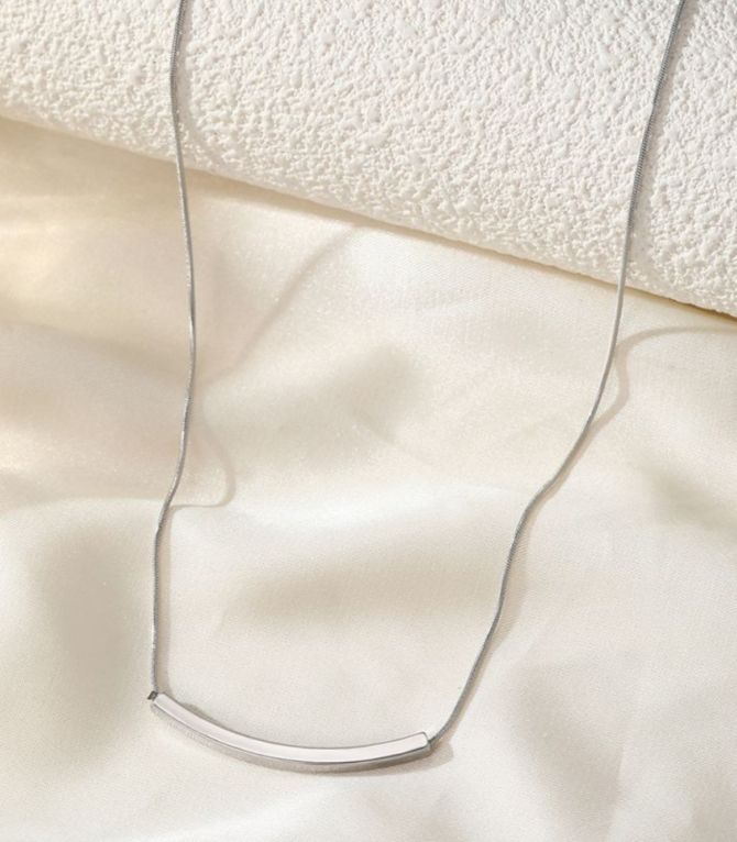 Collar silver curved