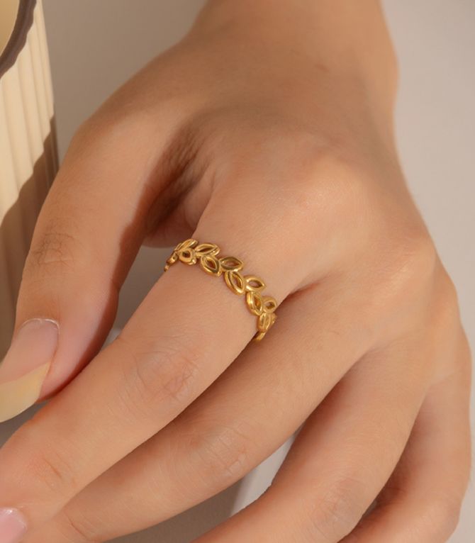 Anillo hollow leaf