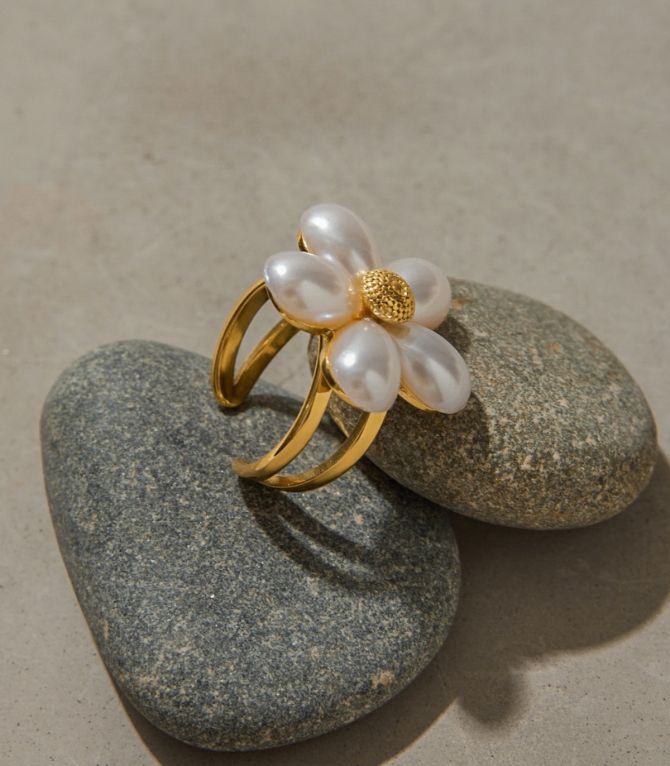 Anillo pearl flower
