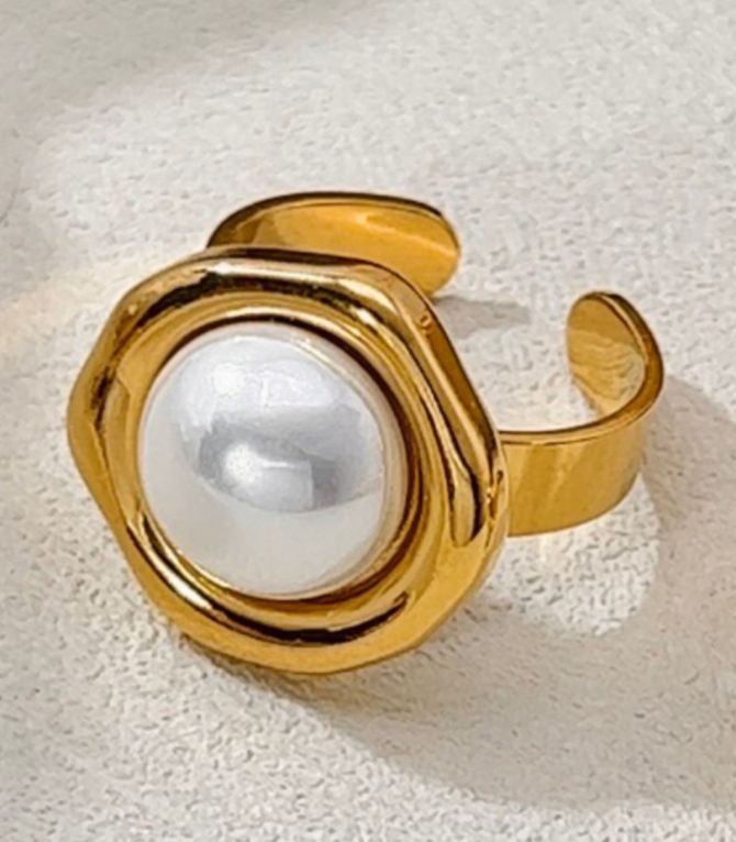 Anillo oval con perla