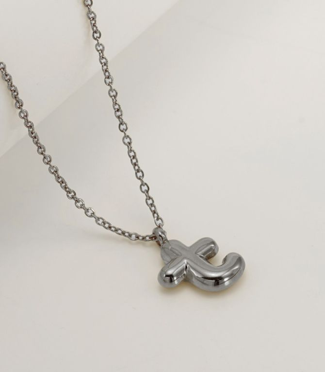 Collar plata letra t