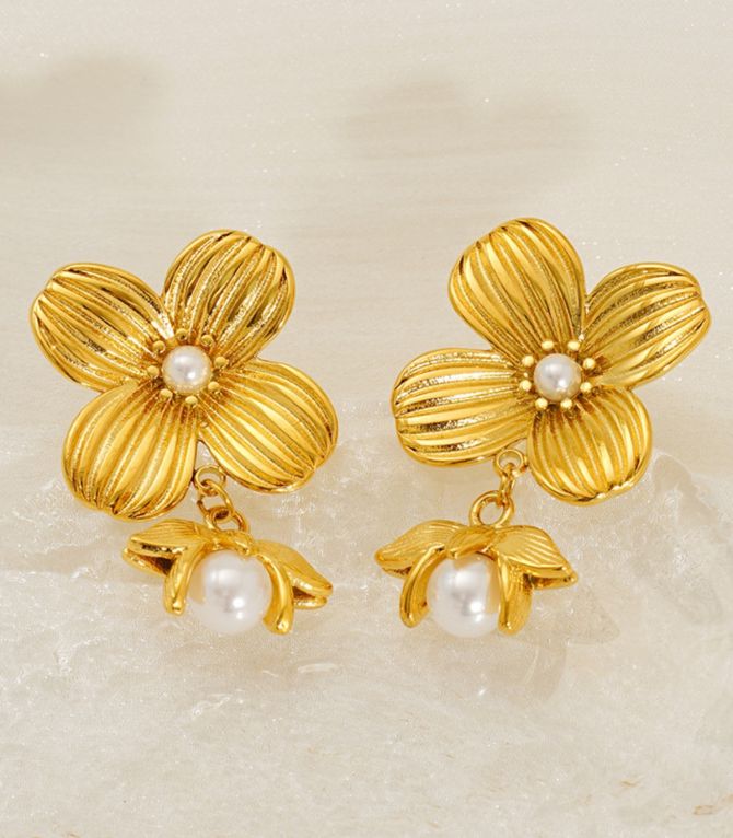 Aretes flor y perlas irregulares
