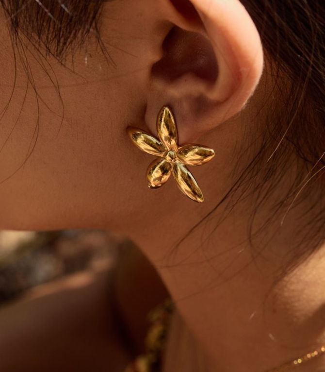 Aretes flower