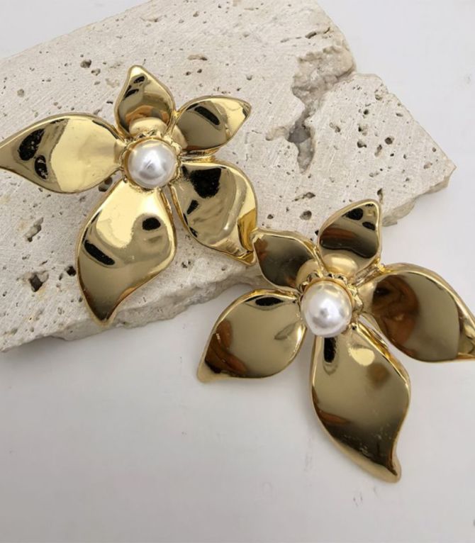 Aretes pearl flower