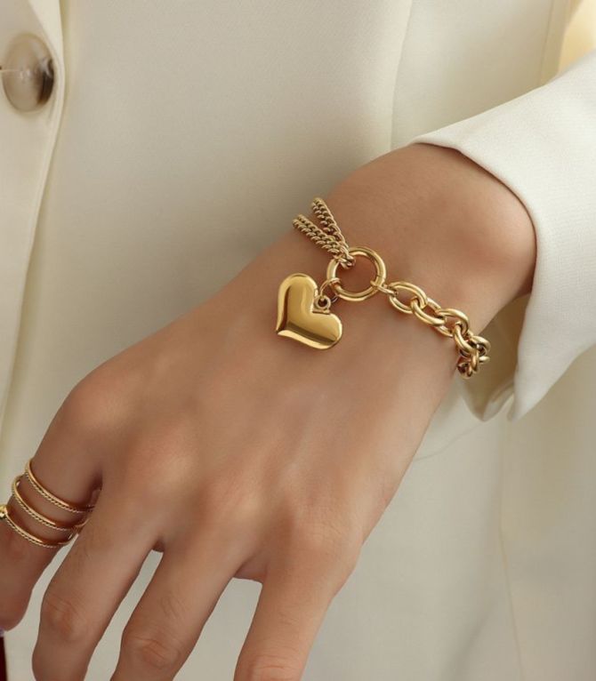 Brazalete dorado doble corazón