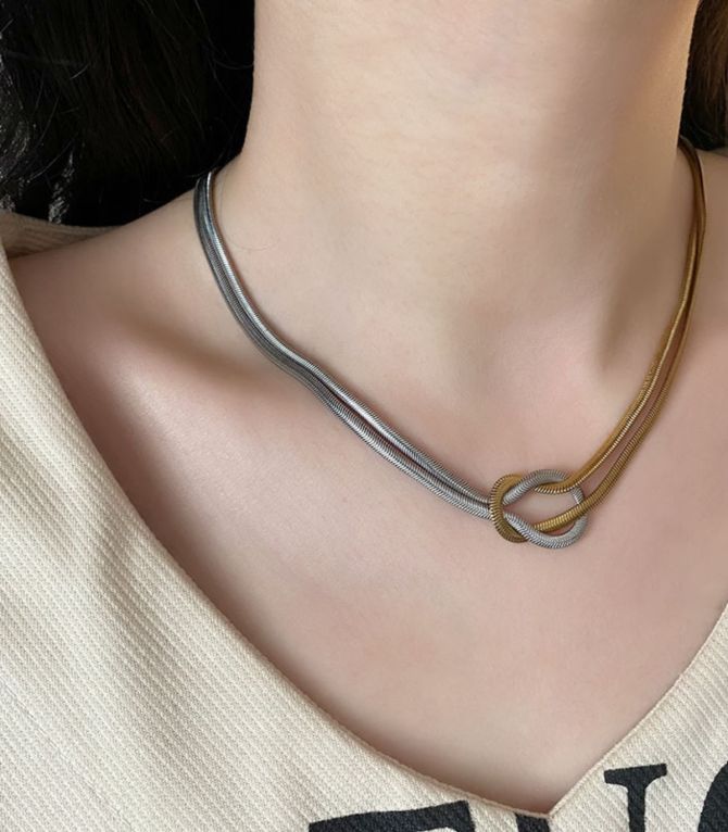 Collar double braided knot