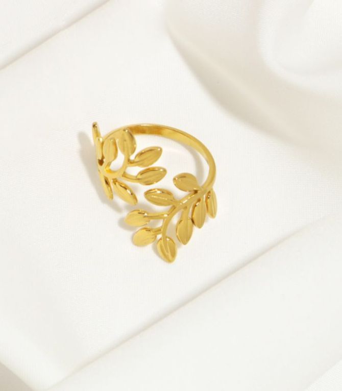 Anillo de hojas