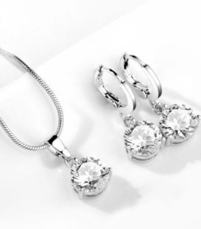 Collar y aretes set diamond