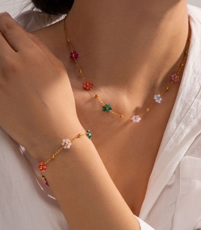 Collar colorful flower
