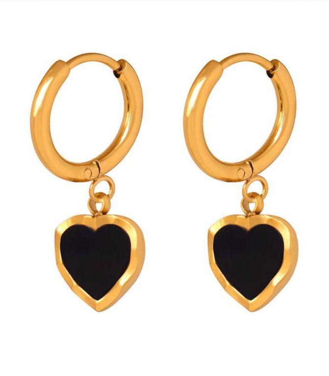 Aretes corazon negro