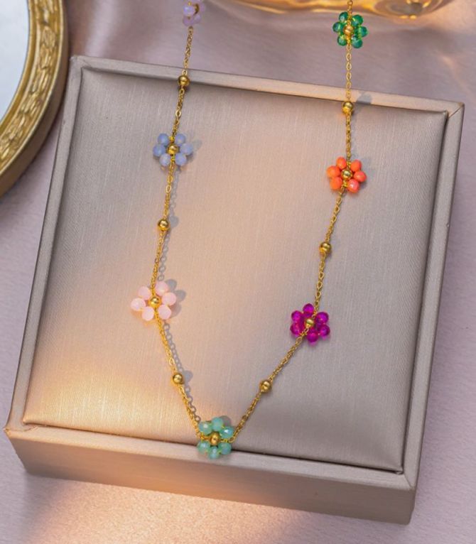 Collar colorful flower