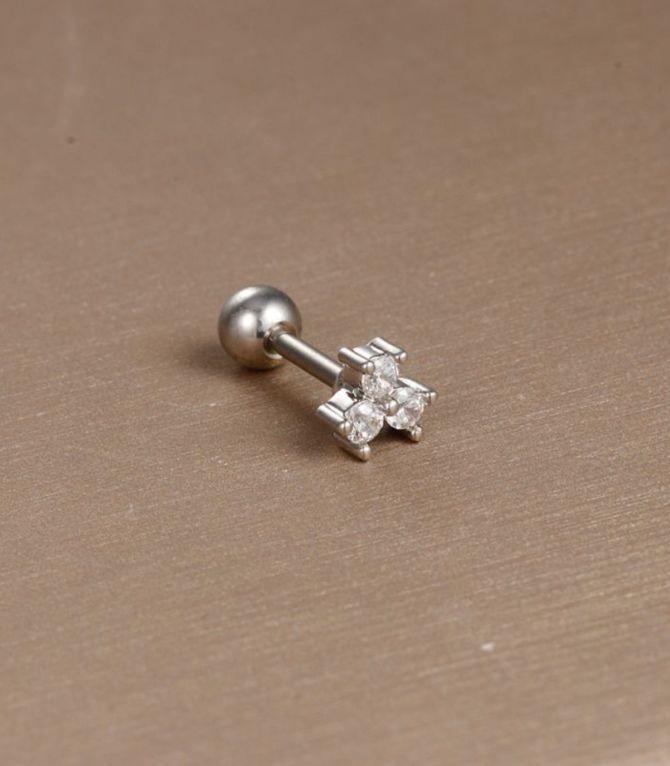 Piercing plata geometric