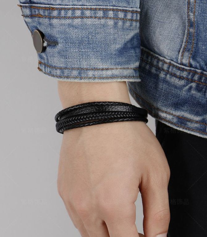 Brazalete piel negra