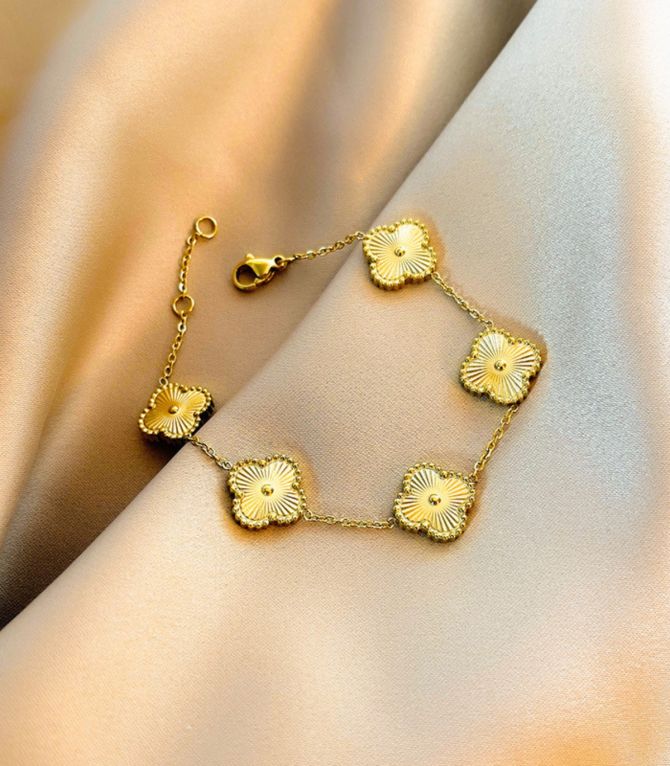 Brazalete dorado flores