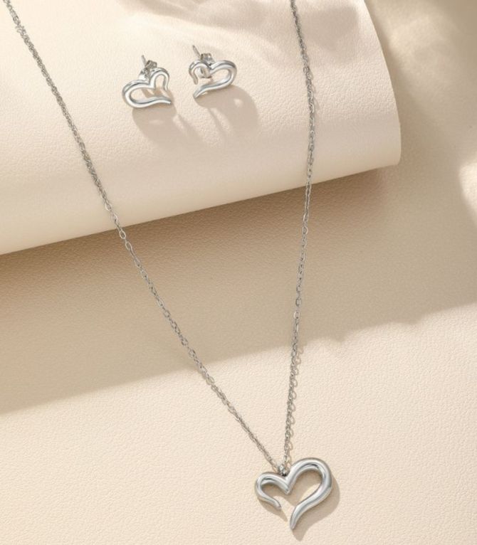 Set collar y aretes plata corazón