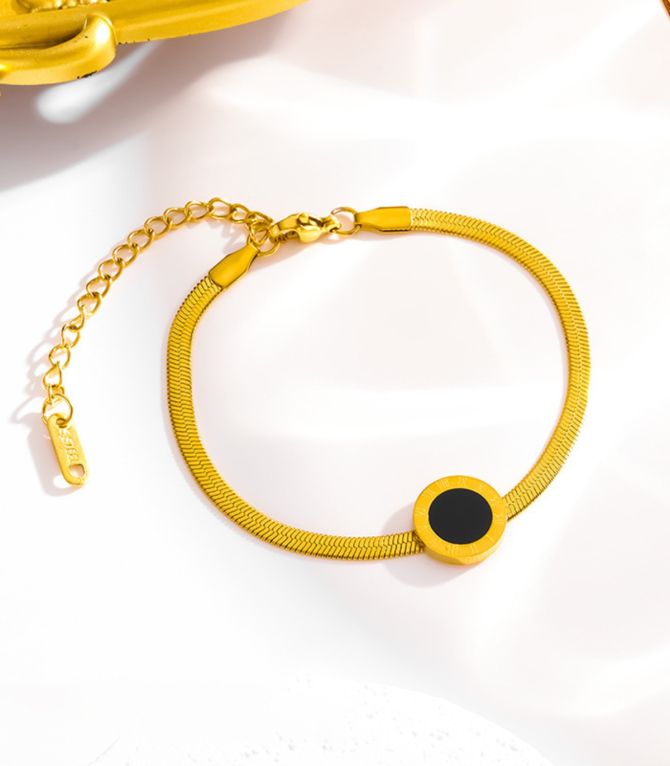 Brazalete negro romano
