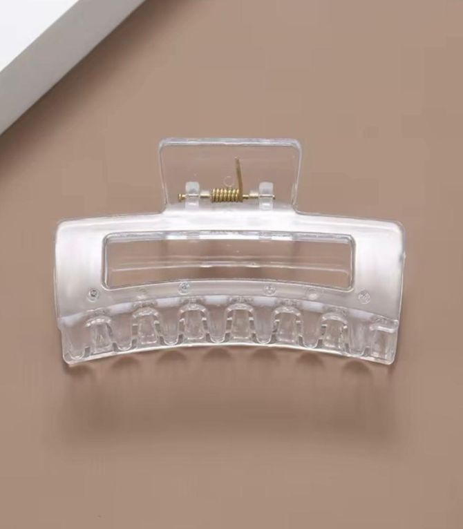 Broche transparente