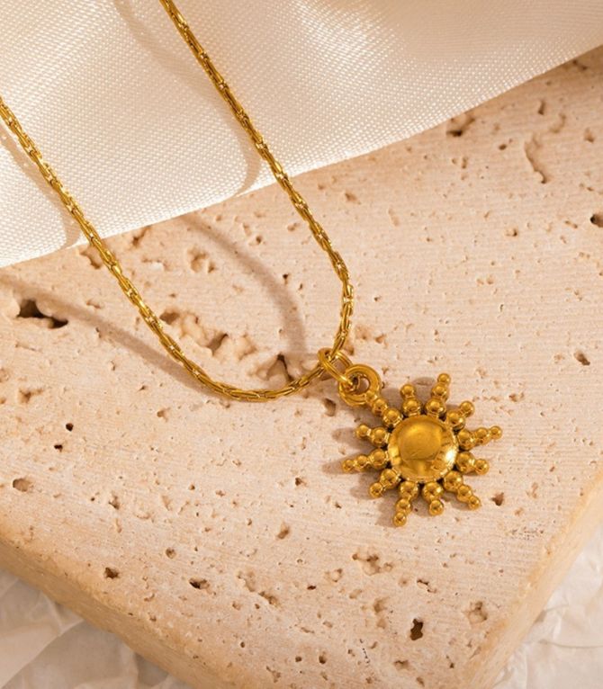 Collar sol 3