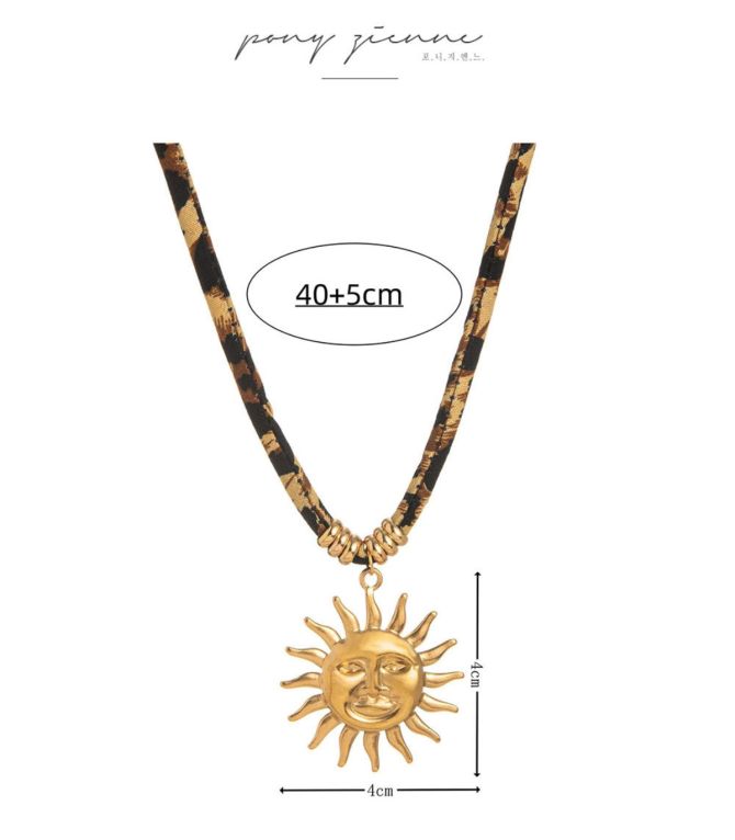 Collar sun love