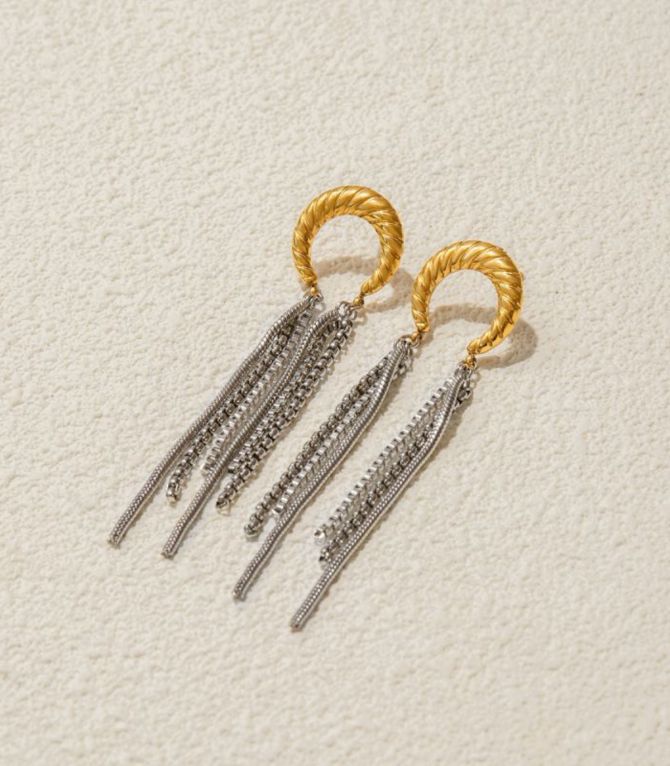 Aretes moon tassel