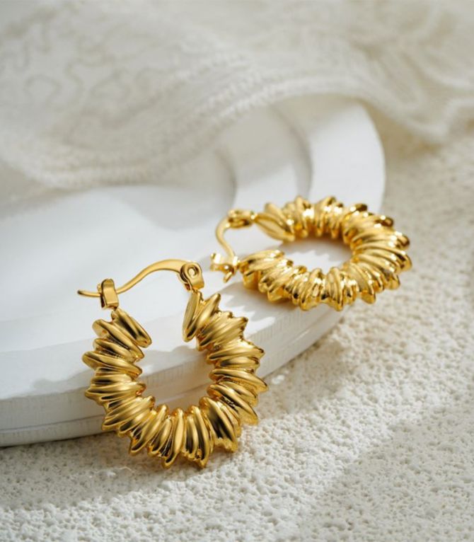 Aretes textured round