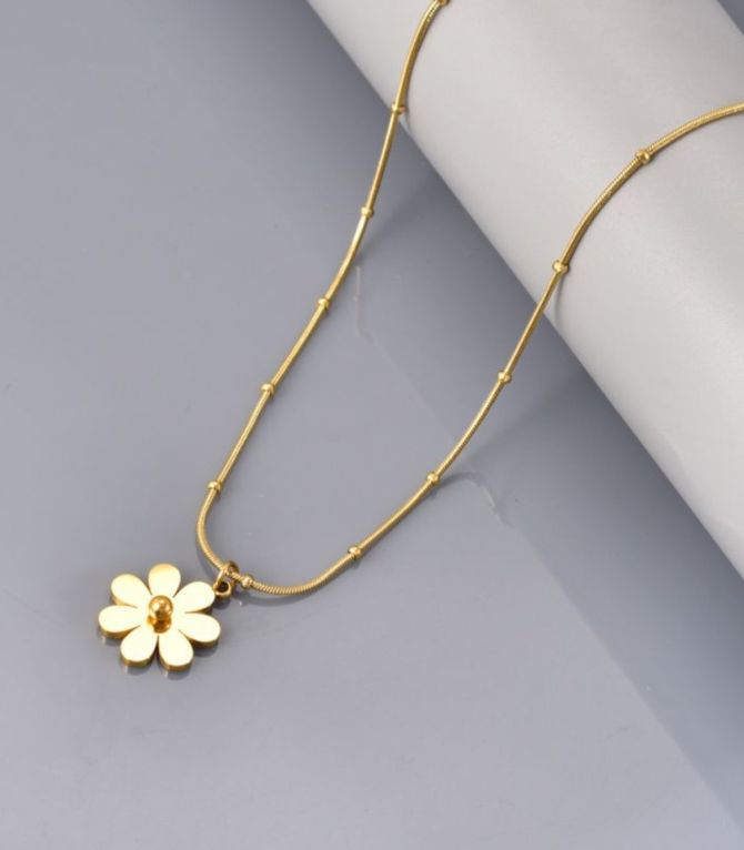 Collar gold flower