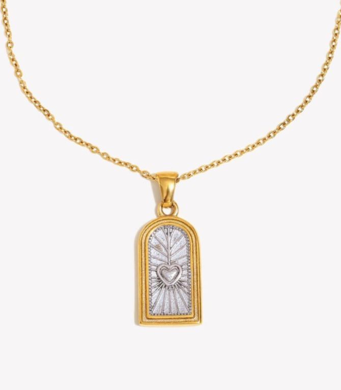 Collar love tarot