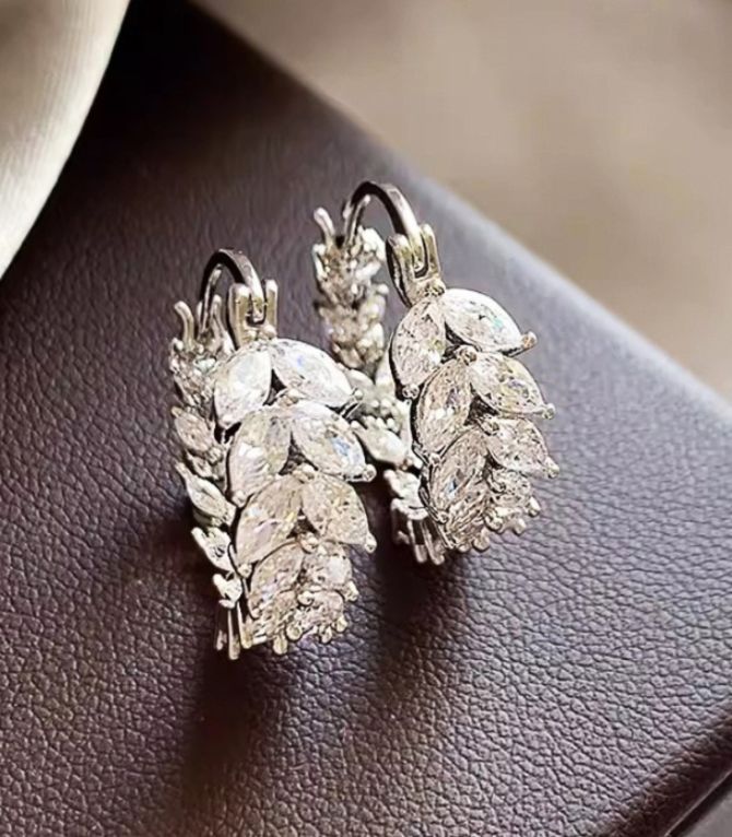 Aretes diamond leaf