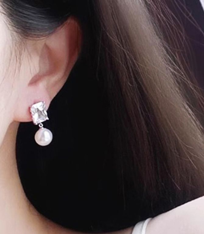 Aretes diamond pearl