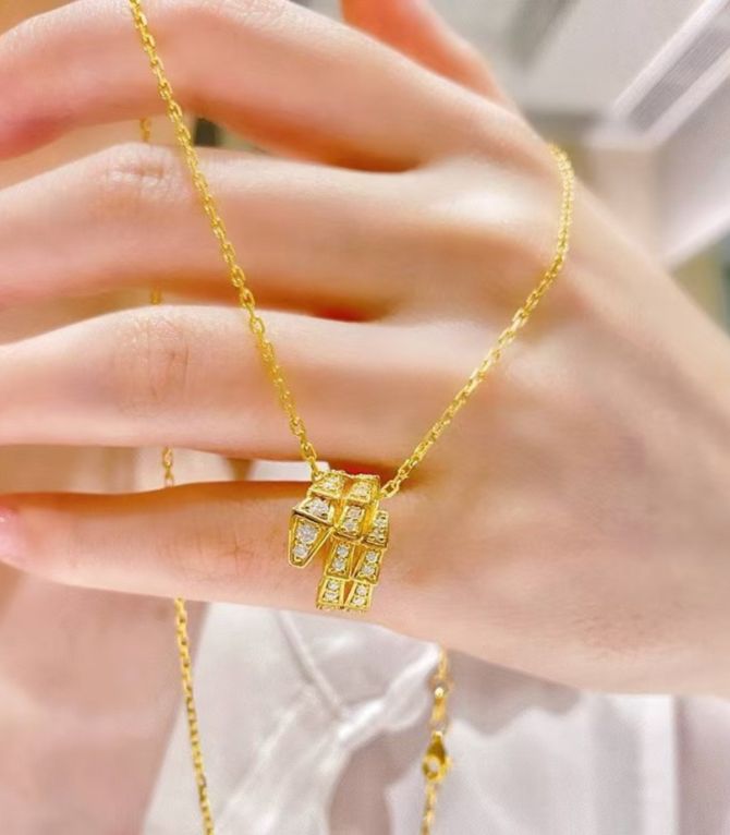 Collar gold diamond snake