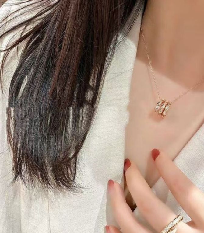 Collar gold diamond snake