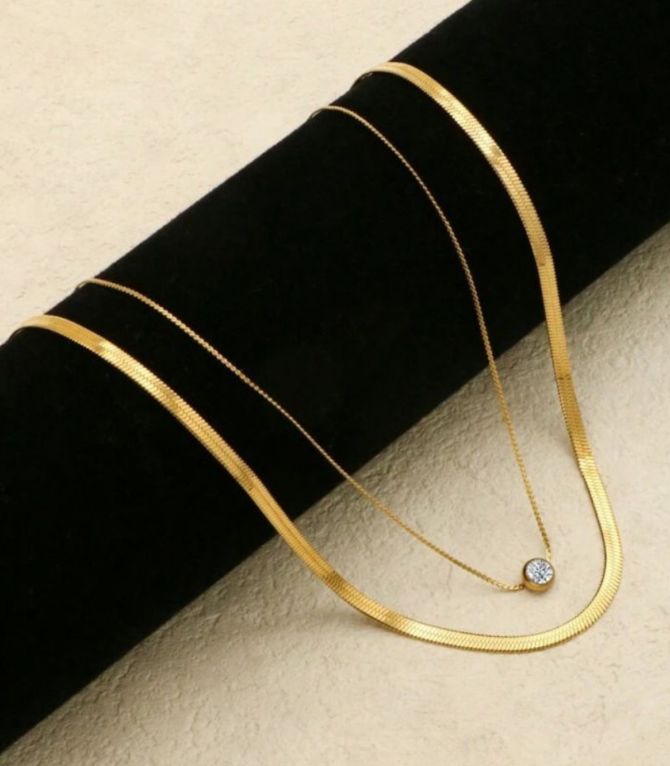 Collar dorado doble