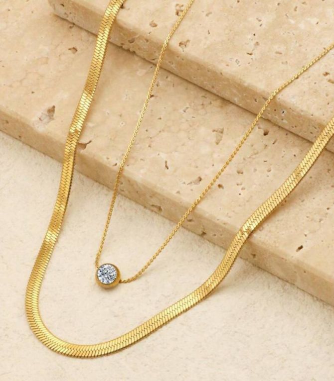 Collar dorado doble