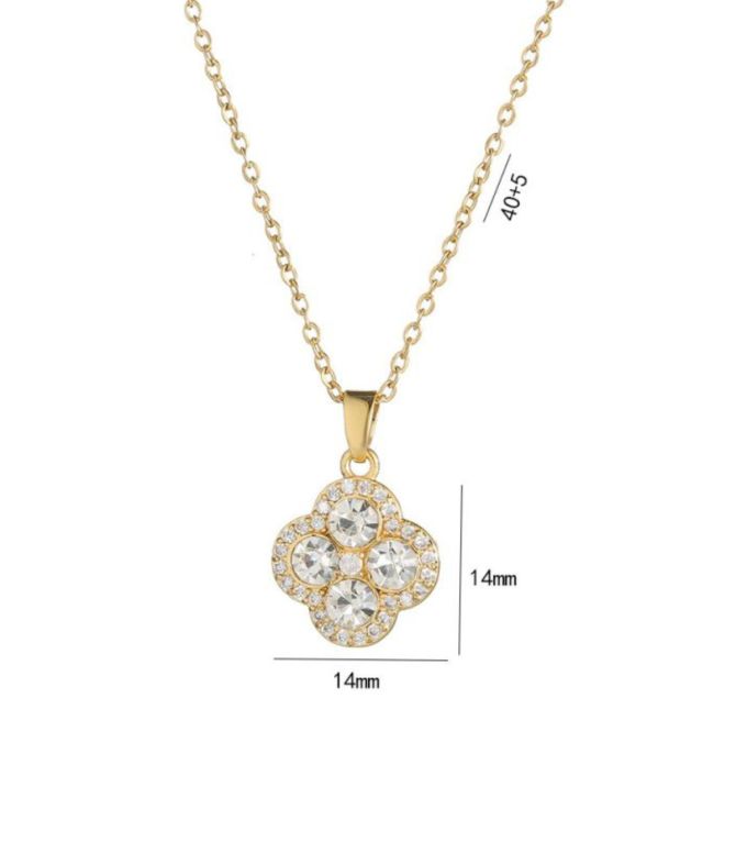 Collar diamond quatrefoil
