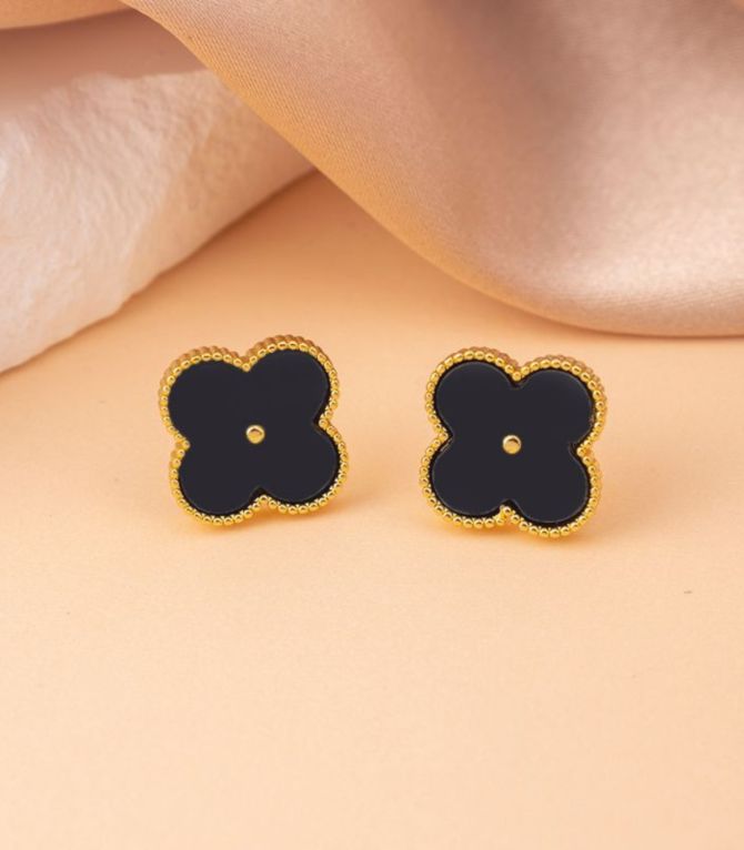 Aretes black flower