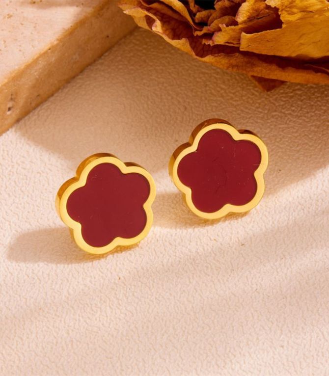 Aretes red flower