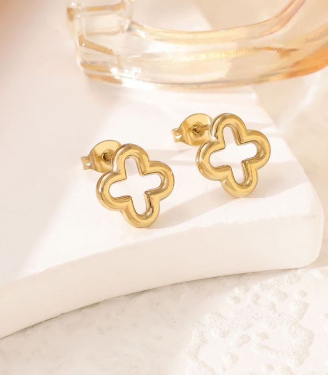 Aretes hollow petal
