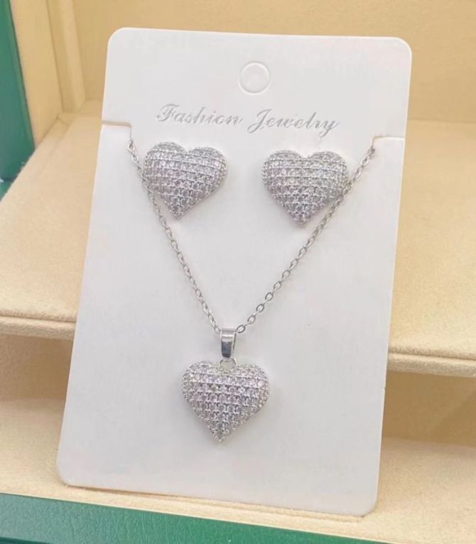 Collar y aretes corazón set plata