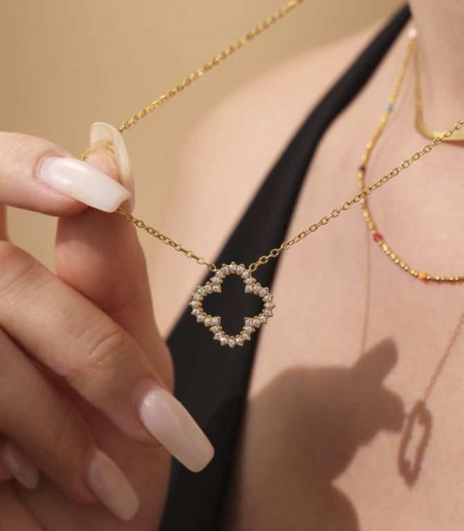 Collar diamond flower