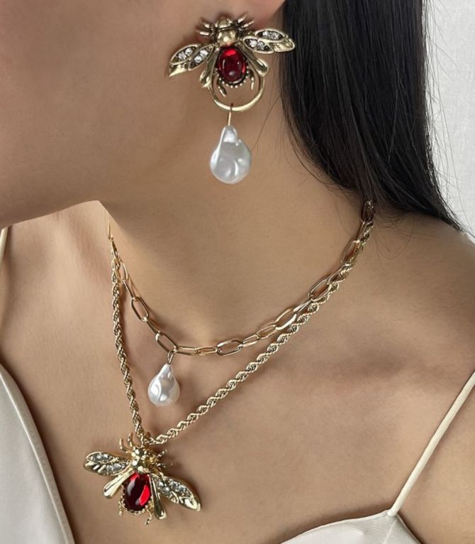 Collar abeja
