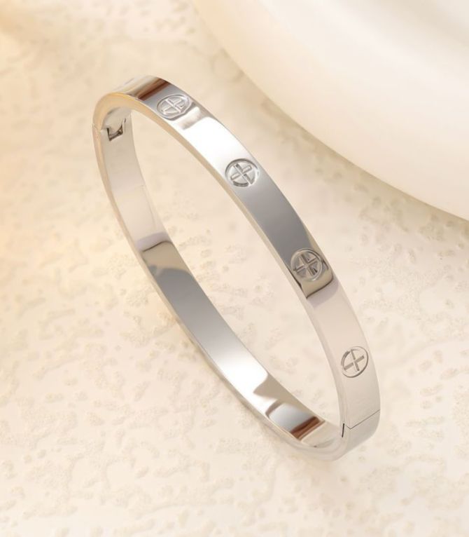 Brazalete cruz plata