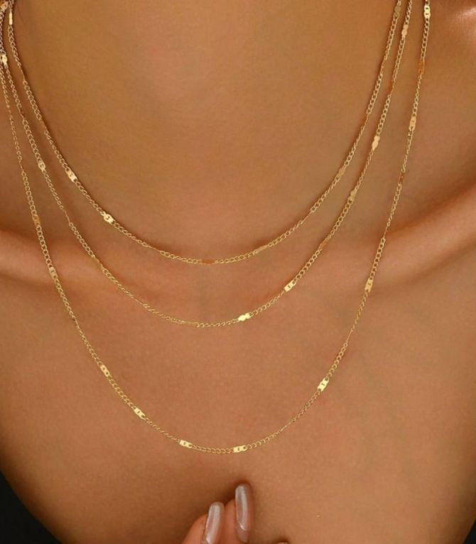 Collar dorado multilayer