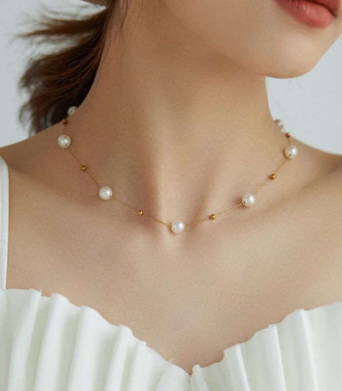 Collar con perlas