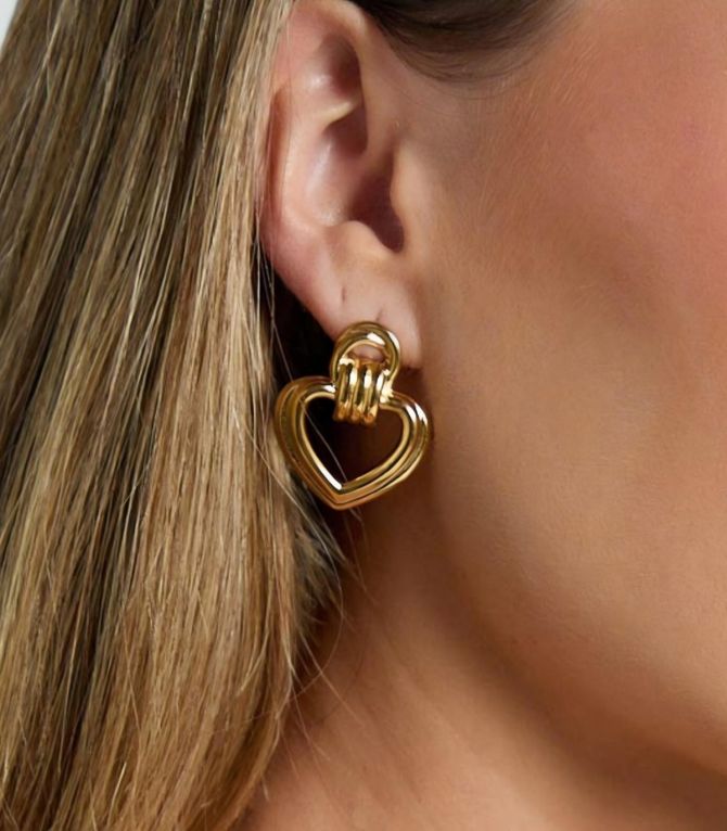 Aretes dorados corazón