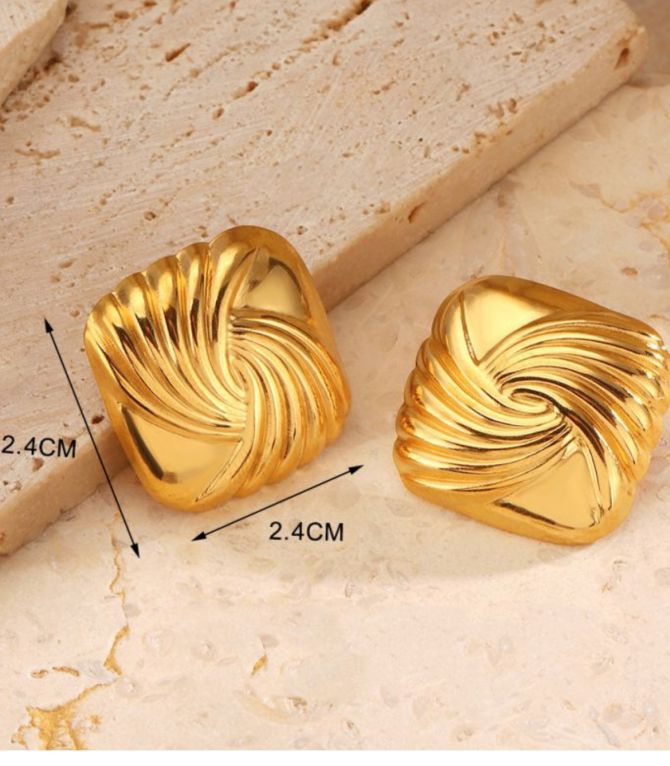 Aretes dorados square 1