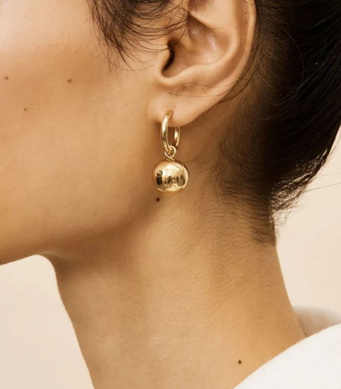 Aretes gold ball hoop