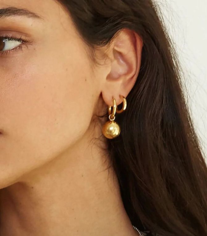 Aretes gold ball hoop